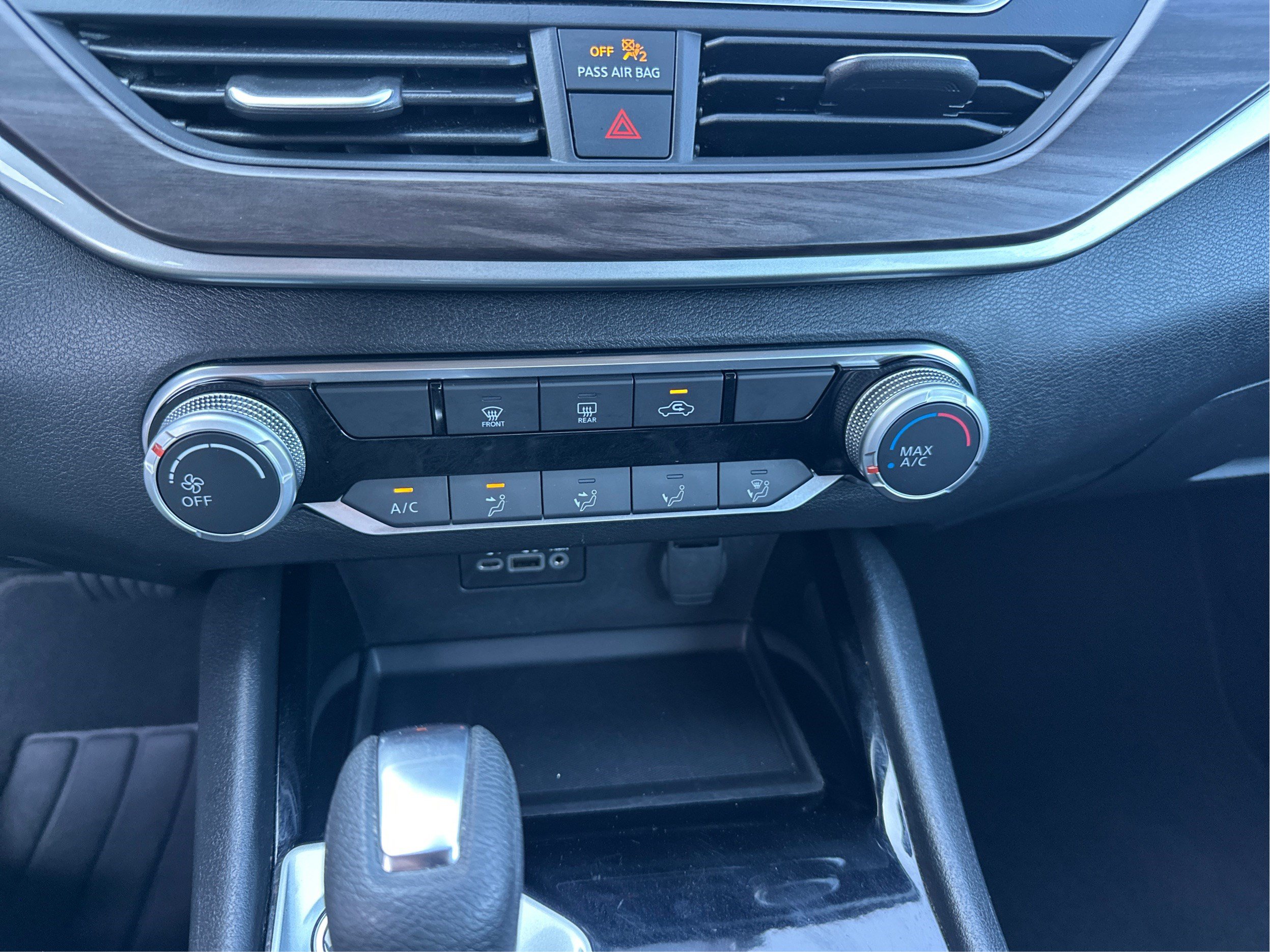 Used 2024 Nissan Altima 2.5 SV FWD image 30