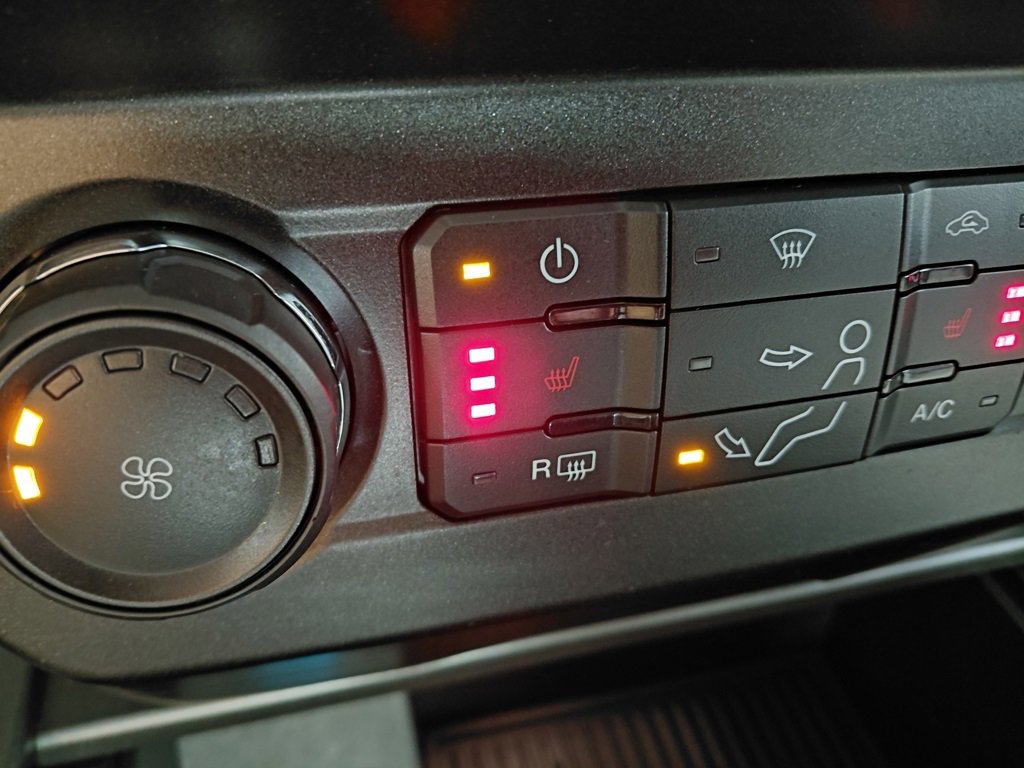 Used 2019 Ford F250 XLT w/ XLT Premium Package image 5