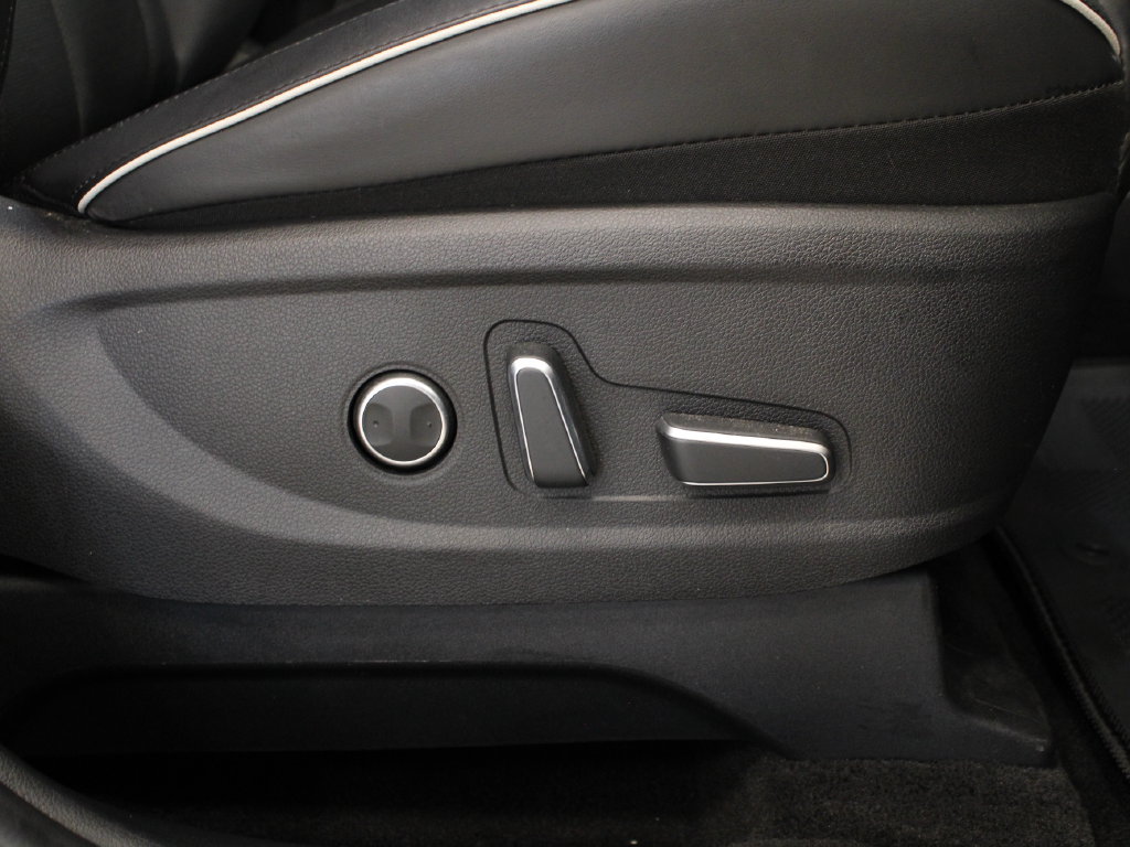 Used 2023 Hyundai Palisade SEL FWD image 16