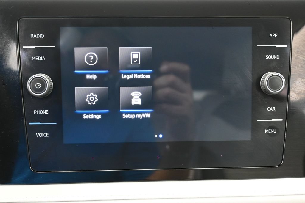 Used 2025 Volkswagen Taos SE FWD image 20