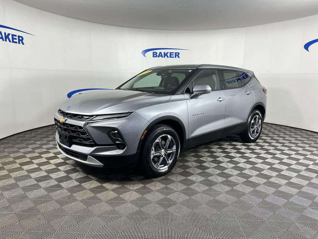 Used 2025 Chevrolet Blazer LT image 1