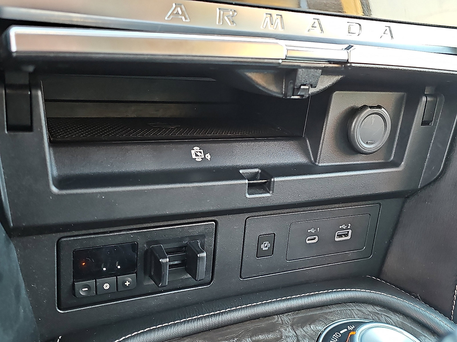 Certified 2022 Nissan Armada Platinum w/ Captain's Chairs Package image 29