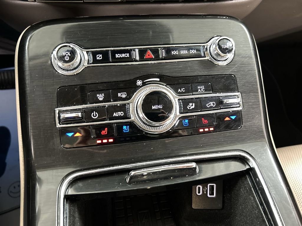 Used 2022 Lincoln Nautilus Reserve w/ Equipment Group 201A image 17