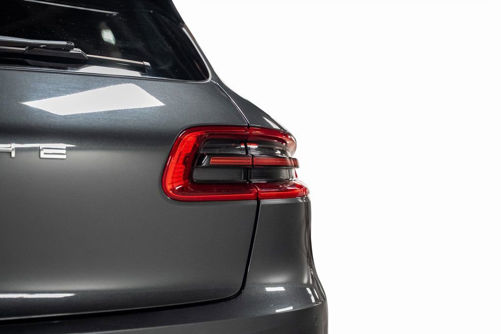Used 2017 Porsche Macan image 22