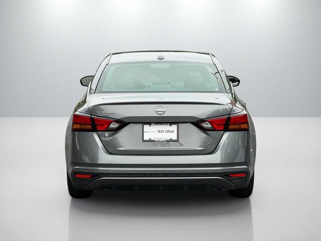 Used 2025 Nissan Altima 2.5 SV FWD image 8