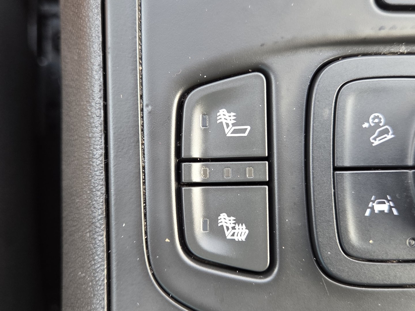 Used 2024 GMC Terrain SLT w/ Tech Package FWD image 6