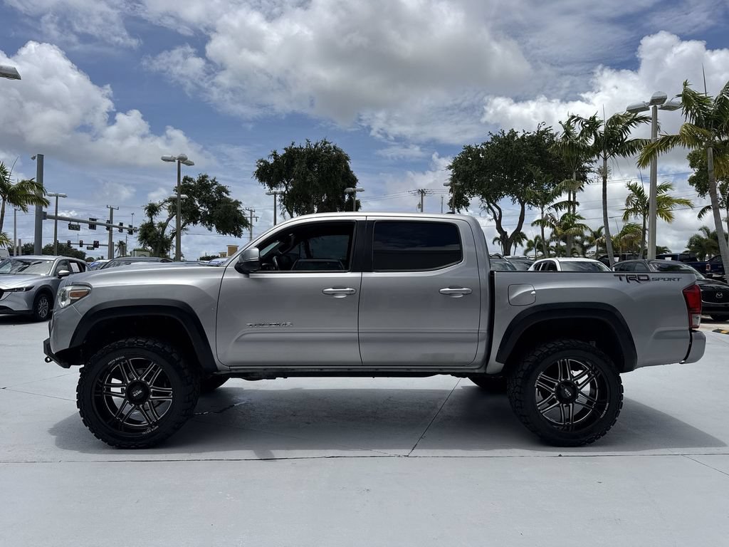 Used 2017 Toyota Tacoma TRD Sport w/ Tow Package RWD image 27
