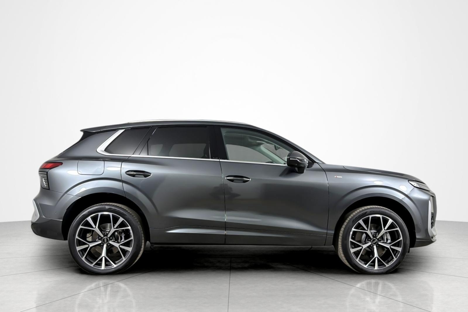 New 2026 Audi Q3 quattro 2.0T AWD/4WD image 7