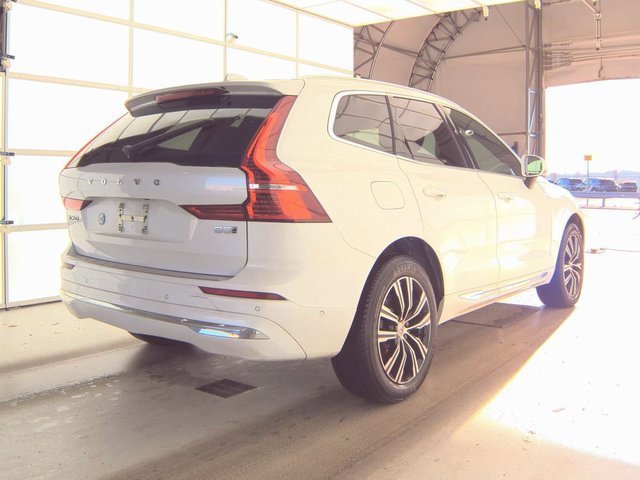 Used 2022 Volvo XC60 B5 Inscription w/ Advanced Package image 2
