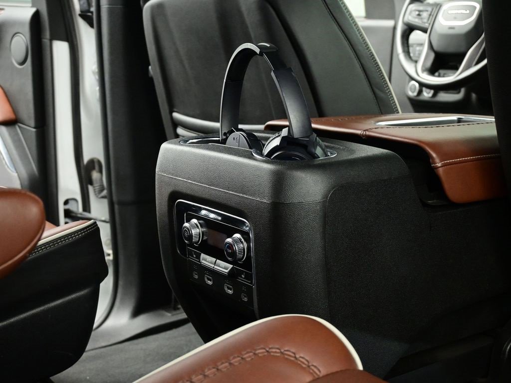 Used 2023 GMC Yukon XL Denali Ultimate image 36