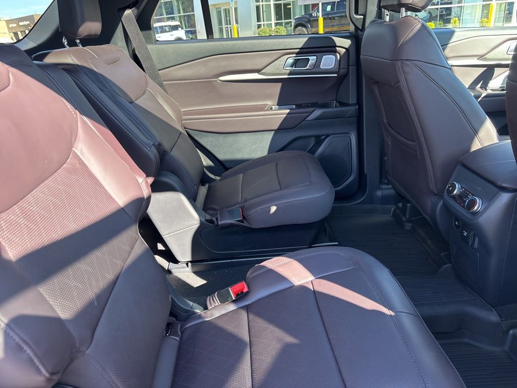 New 2026 Ford Explorer Platinum RWD image 18