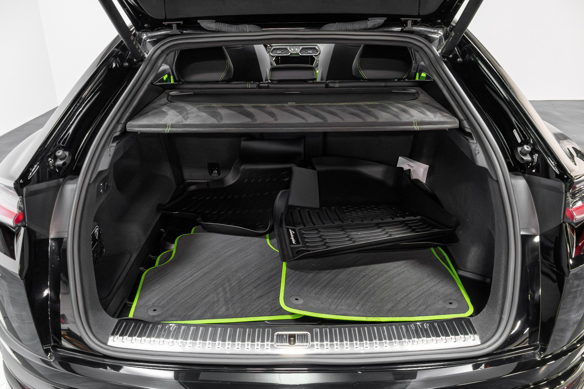 Used 2022 Lamborghini Urus image 47