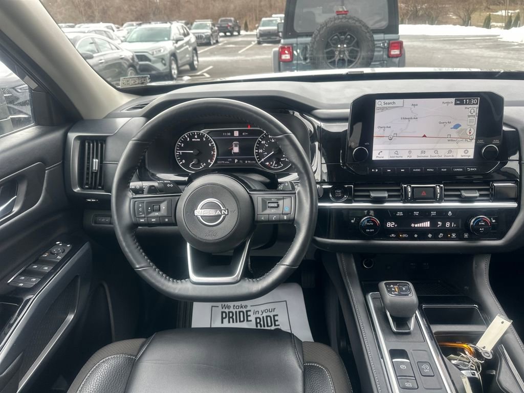 Used 2025 Nissan Pathfinder SL image 17