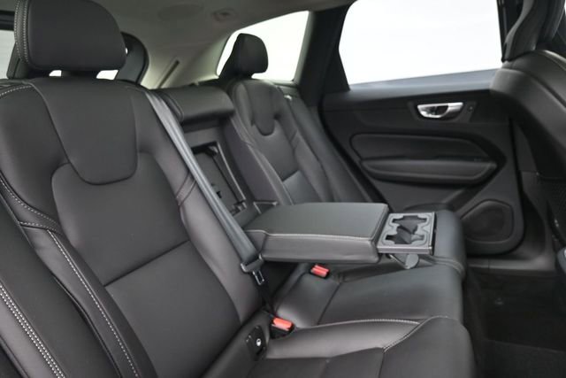Used 2023 Volvo XC60 B5 Ultimate w/ Climate Package FWD image 12