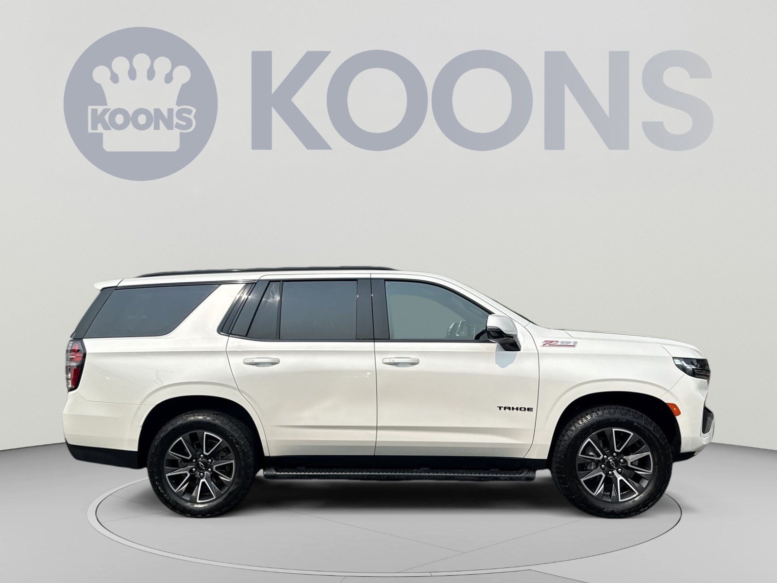 Used 2022 Chevrolet Tahoe Z71 w/ Luxury Package AWD/4WD image 8
