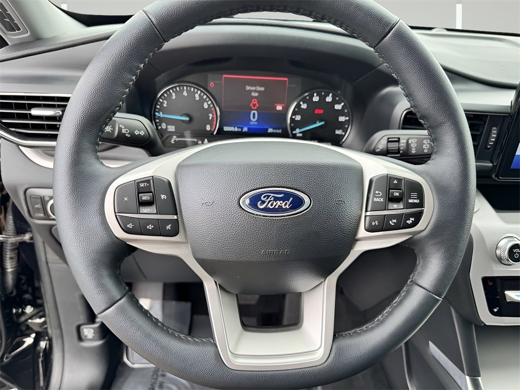 Used 2023 Ford Explorer XLT w/ Equipment Group 202A image 13