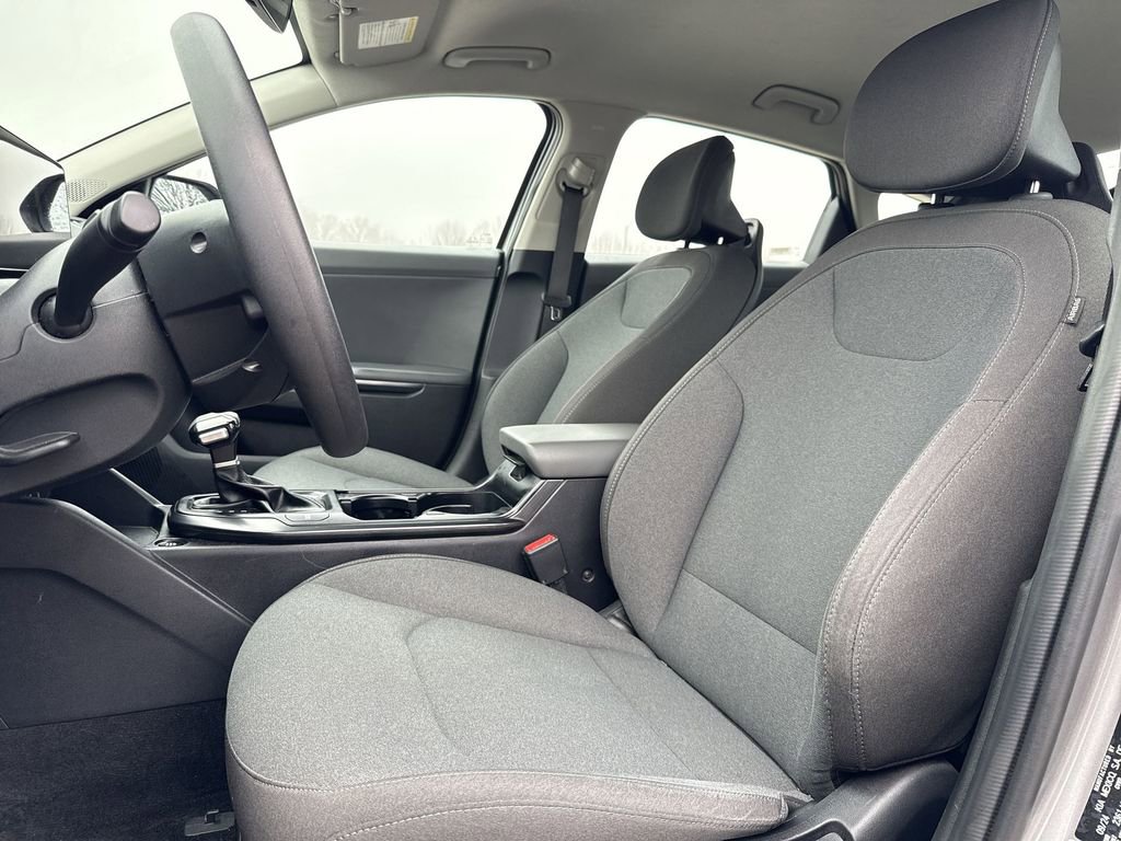 Used 2025 Kia K4 LXS image 13