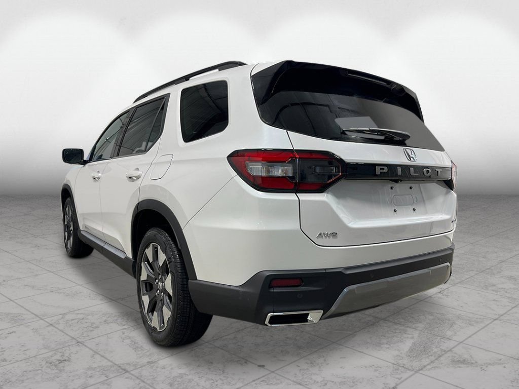 New 2026 Honda Pilot Touring image 3
