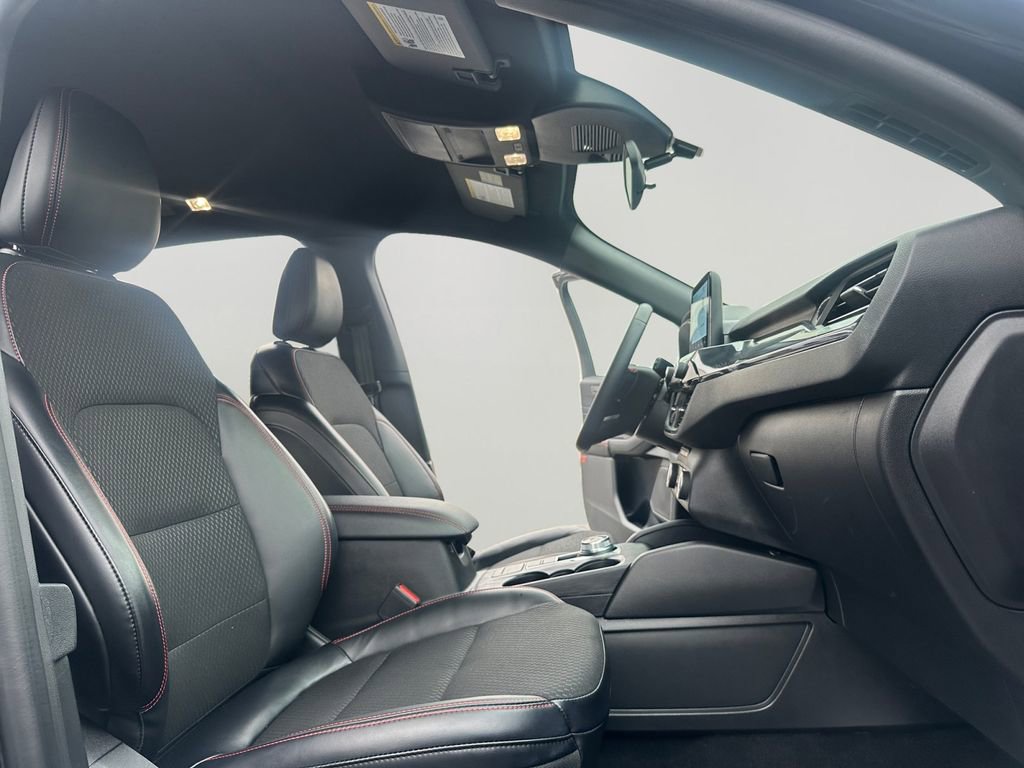 Used 2025 Ford Escape ST-Line image 24