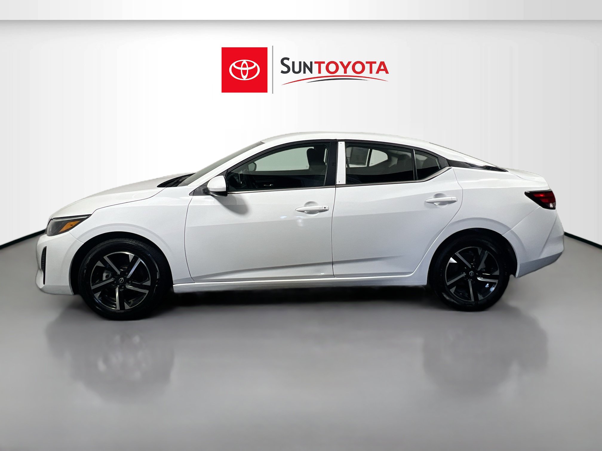 Used 2024 Nissan Sentra SV FWD image 9