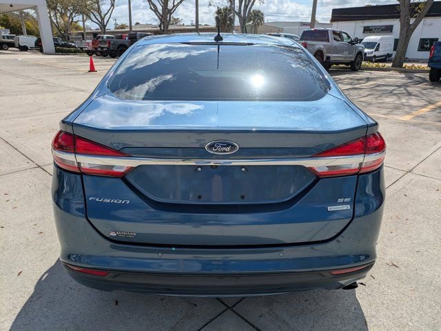 Used 2018 Ford Fusion SE w/ Fusion SE Technology Package image 5