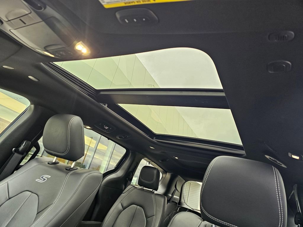 Used 2020 Chrysler Pacifica Touring-L Plus w/ Advanced Safetytec Group image 23