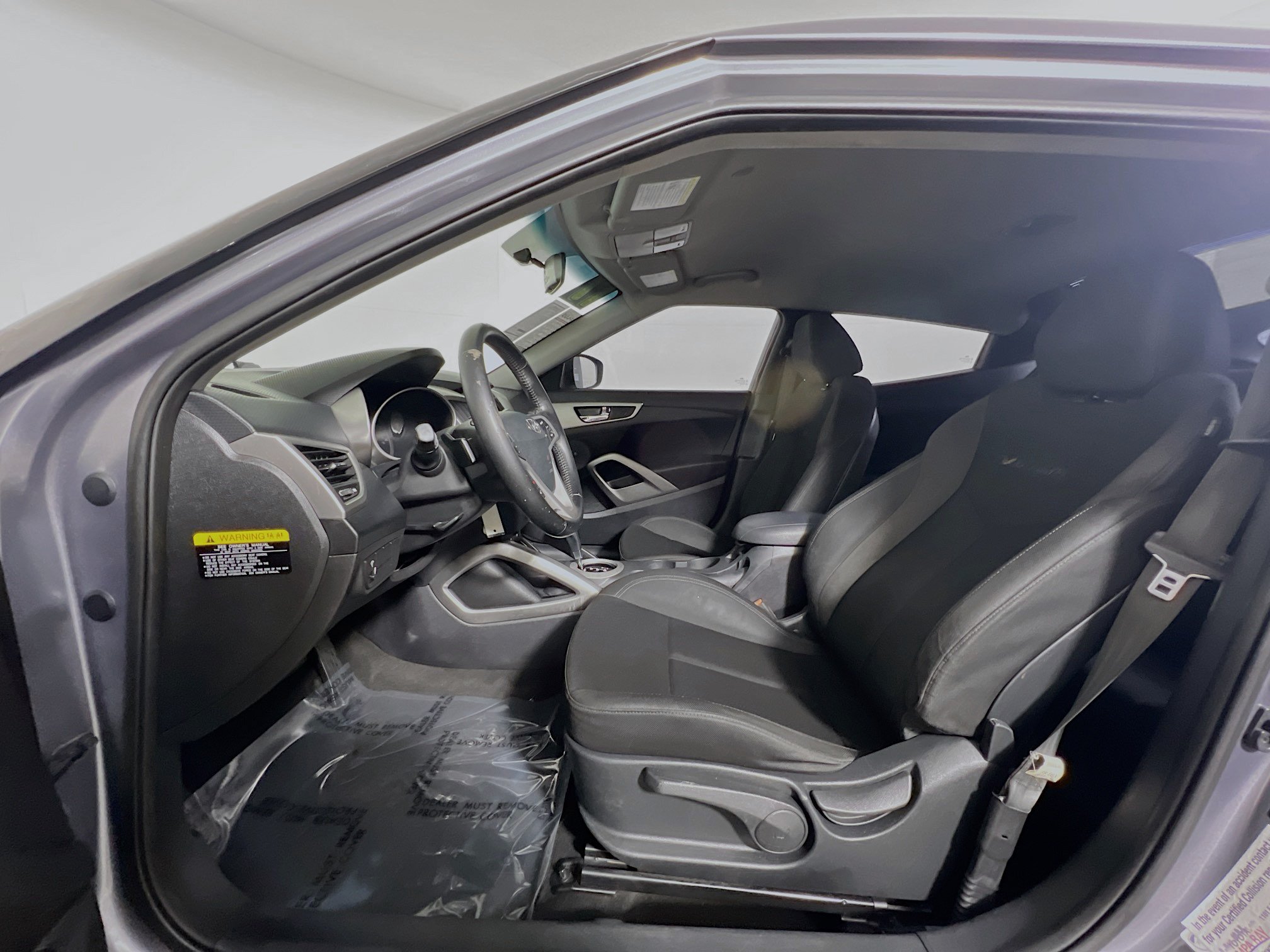 Used 2017 Hyundai Veloster FWD image 15