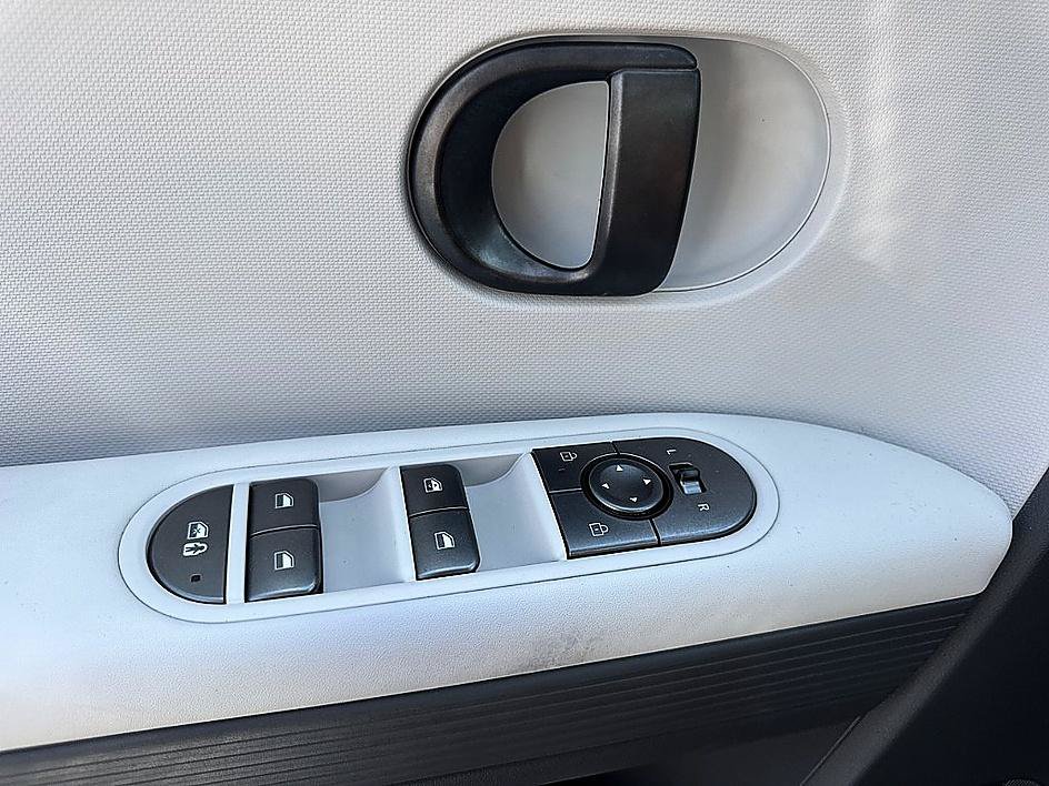 Certified 2025 Hyundai Ioniq 5 SE RWD image 22