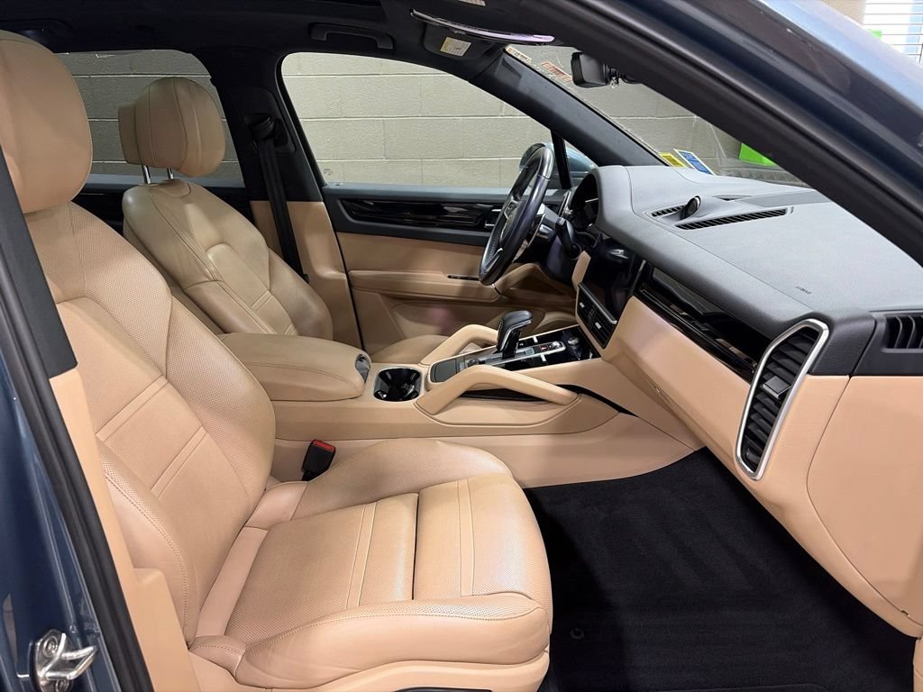Used 2020 Porsche Cayenne AWD/4WD image 11