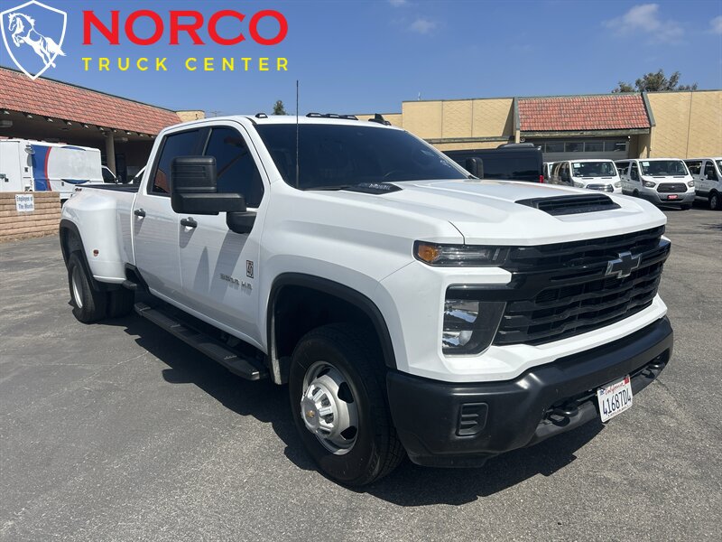 Used 2025 Chevrolet Silverado 3500 W/T AWD/4WD image 2