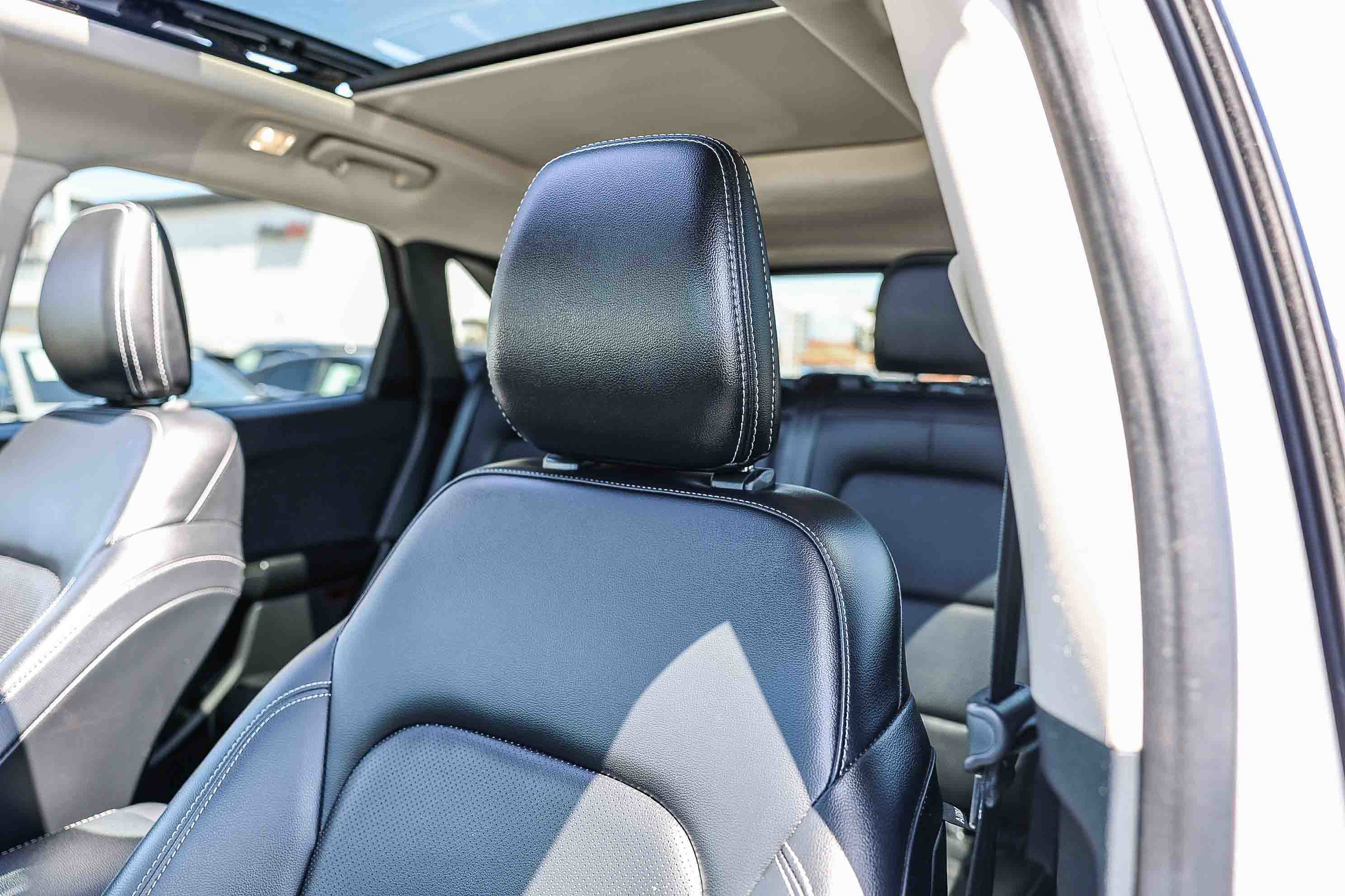 Used 2020 Ford Escape SE Sport image 19