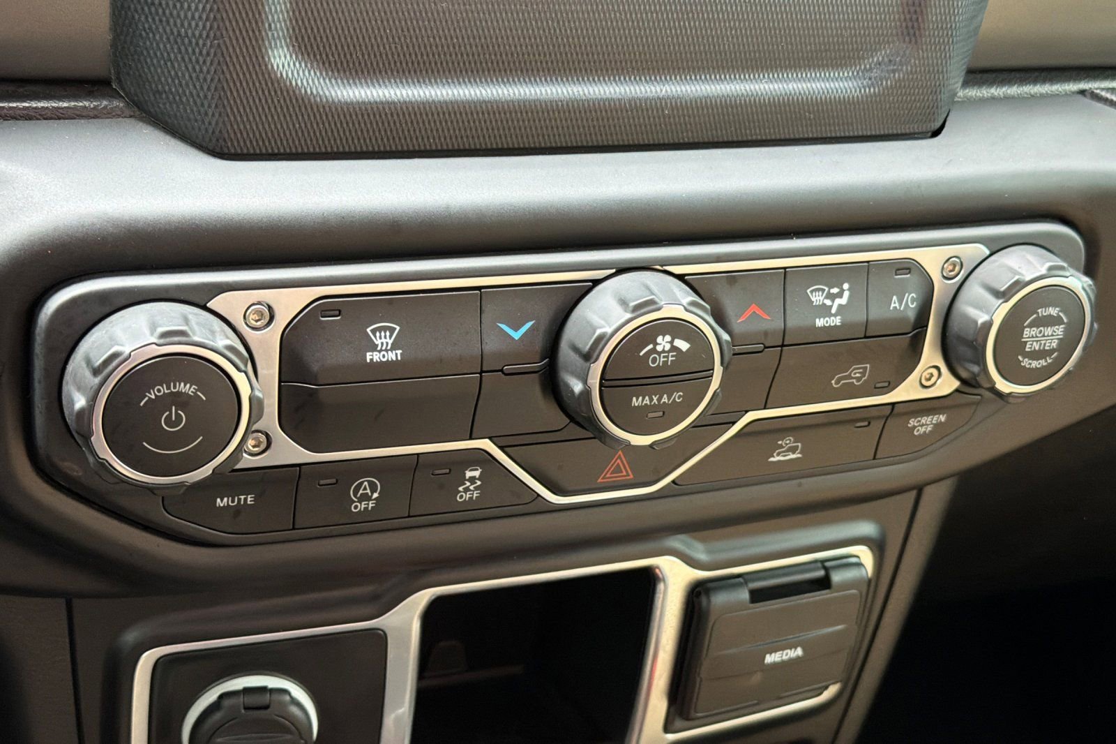 Used 2023 Jeep Wrangler Willys image 20