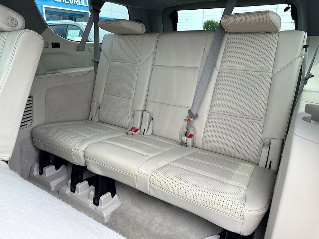 Used 2022 Cadillac Escalade ESV Premium Luxury Platinum AWD/4WD image 24
