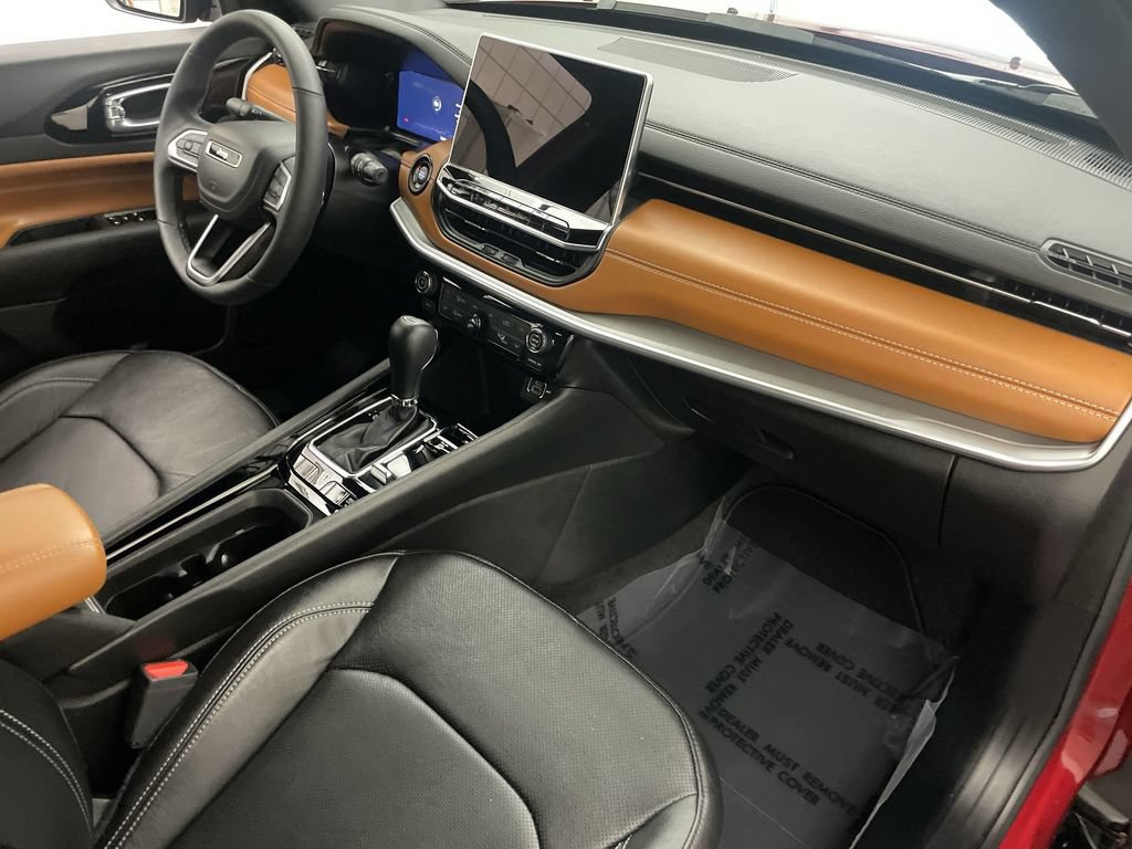 Used 2025 Jeep Compass Limited w/ Elite Group AWD/4WD image 23