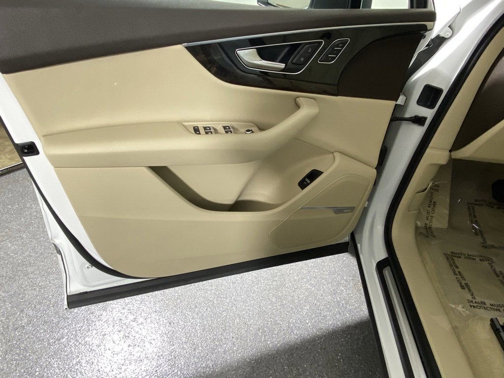 Used 2018 Audi Q7 3.0T Premium Plus w/ Premium Plus Package image 9