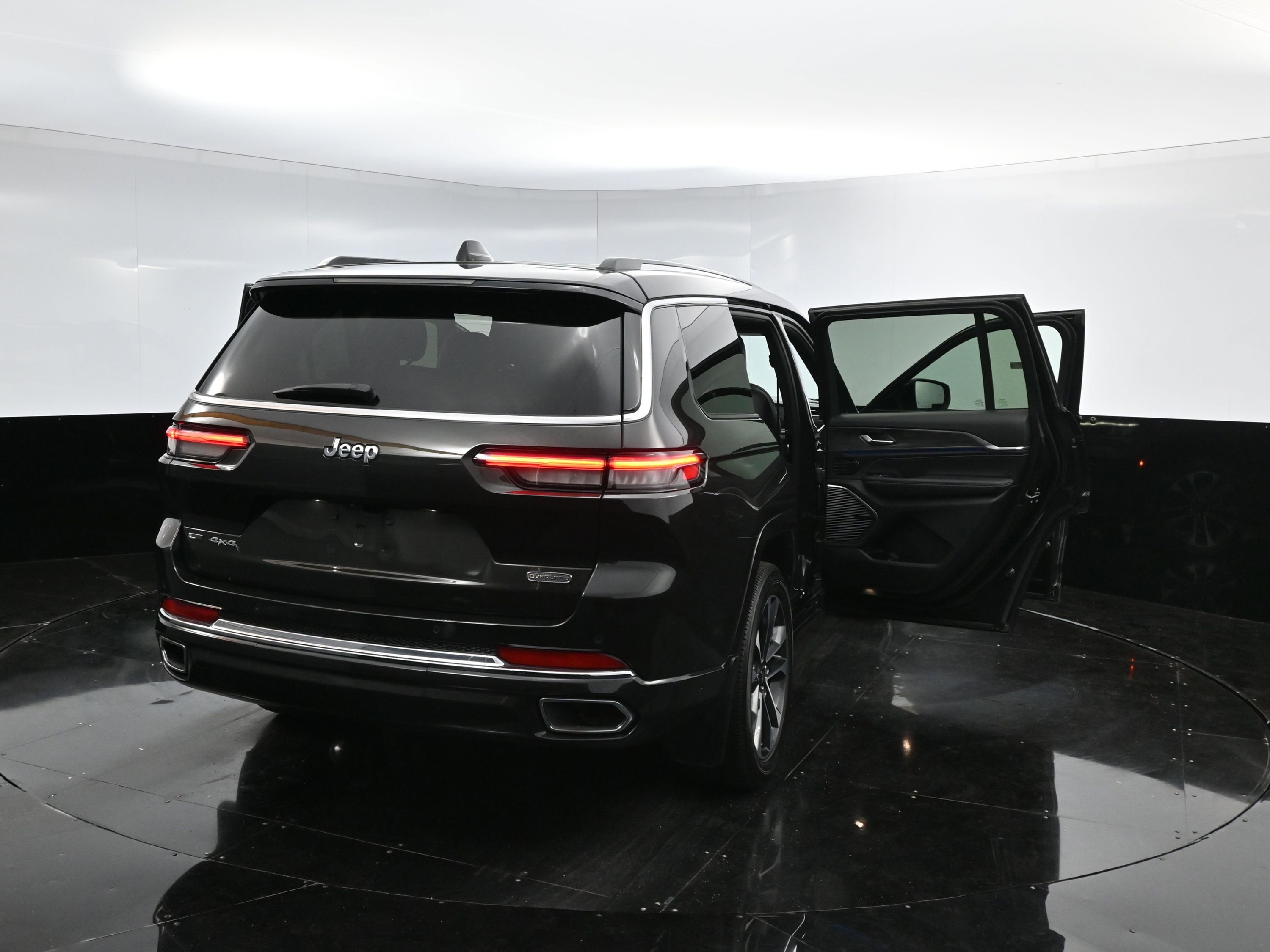 Used 2023 Jeep Grand Cherokee L Overland w/ Rear Seat Video Group I image 40