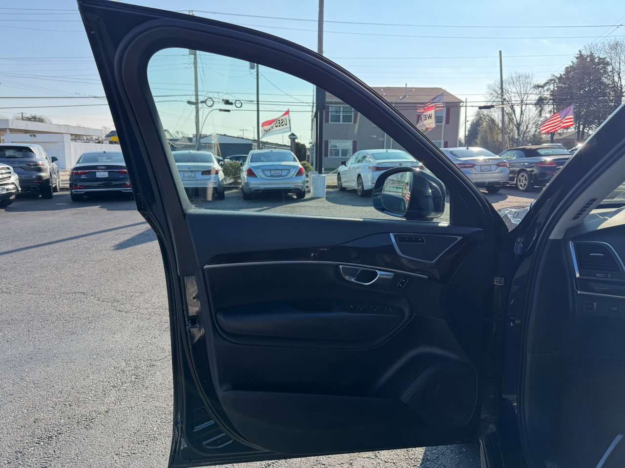 Used 2019 Volvo XC90 T6 Momentum w/ Protection Package Premier image 9