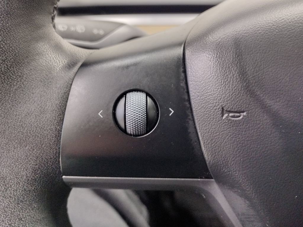 Used 2023 Tesla Model 3 Standard Range image 24