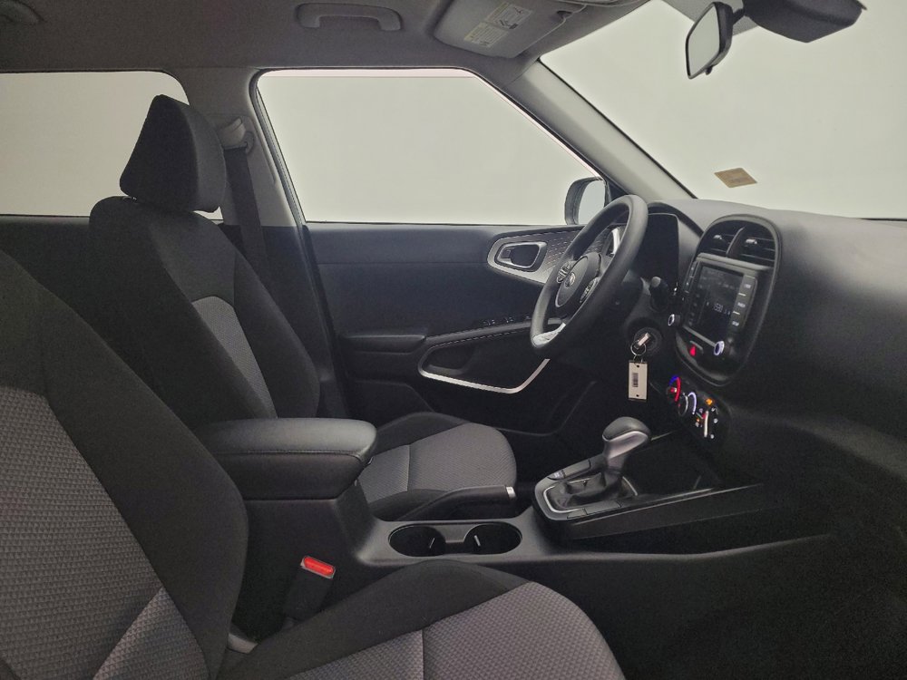 Used 2023 Kia Soul LX w/ LX Technology Package image 21