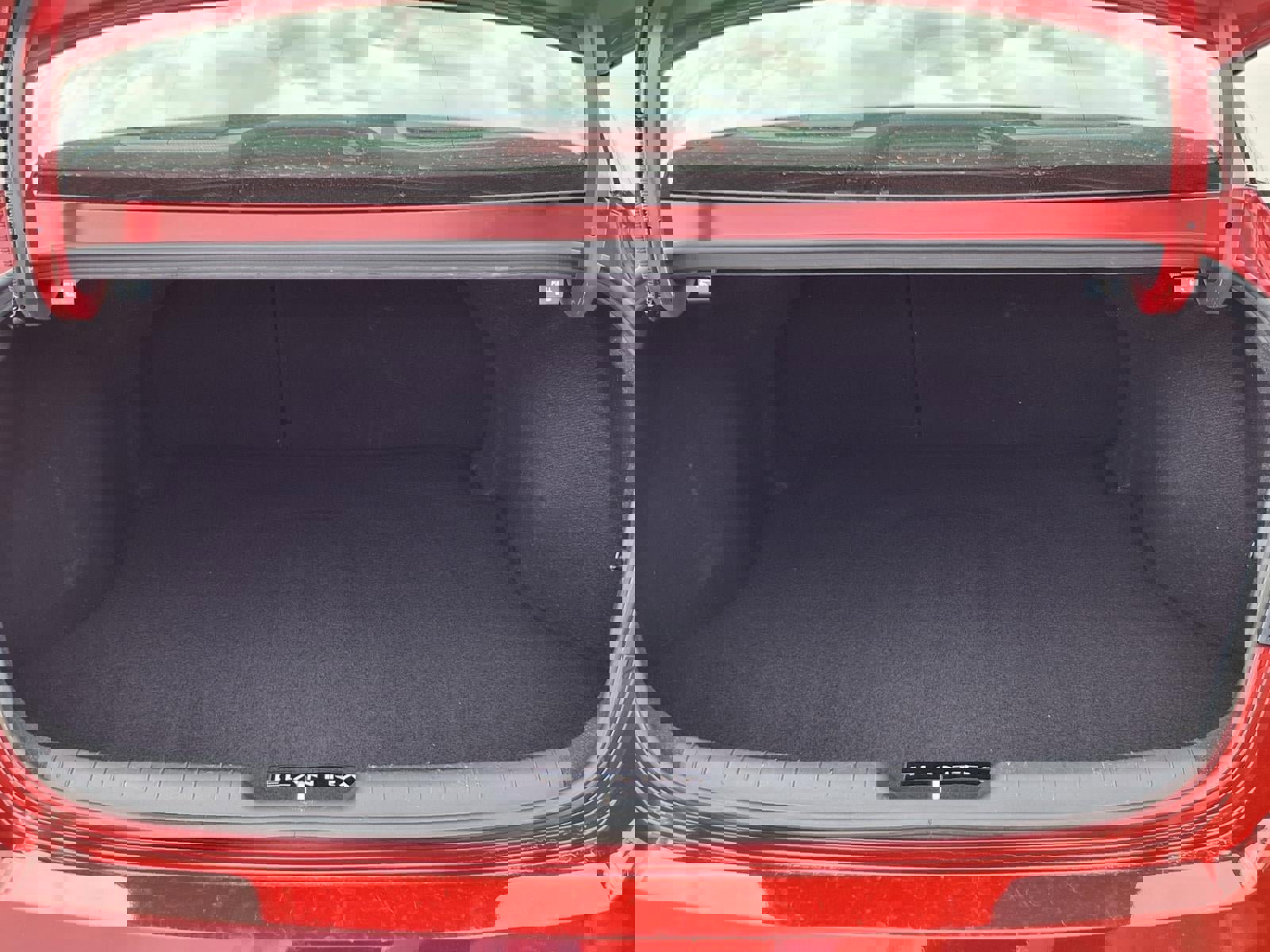 Used 2024 Hyundai Elantra Limited image 25