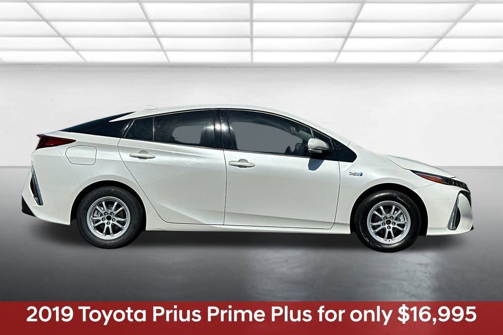 Used 2019 Toyota Prius Prime Plus image 3