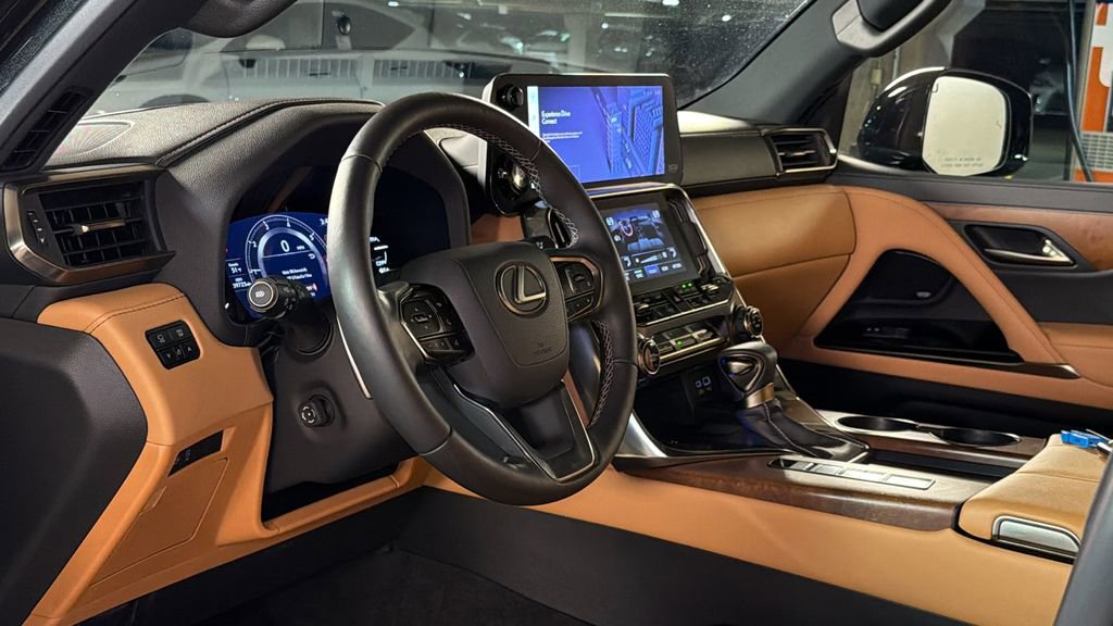 Used 2023 Lexus LX 600 4WD w/ Appearance Package image 33