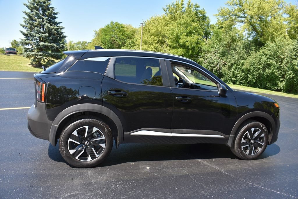 Used 2026 Nissan Kicks SV w/ SV Premium Package AWD/4WD image 4
