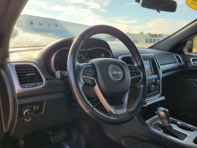 Used 2018 Jeep Grand Cherokee Laredo w/ Security & Convenience Group AWD/4WD image 21