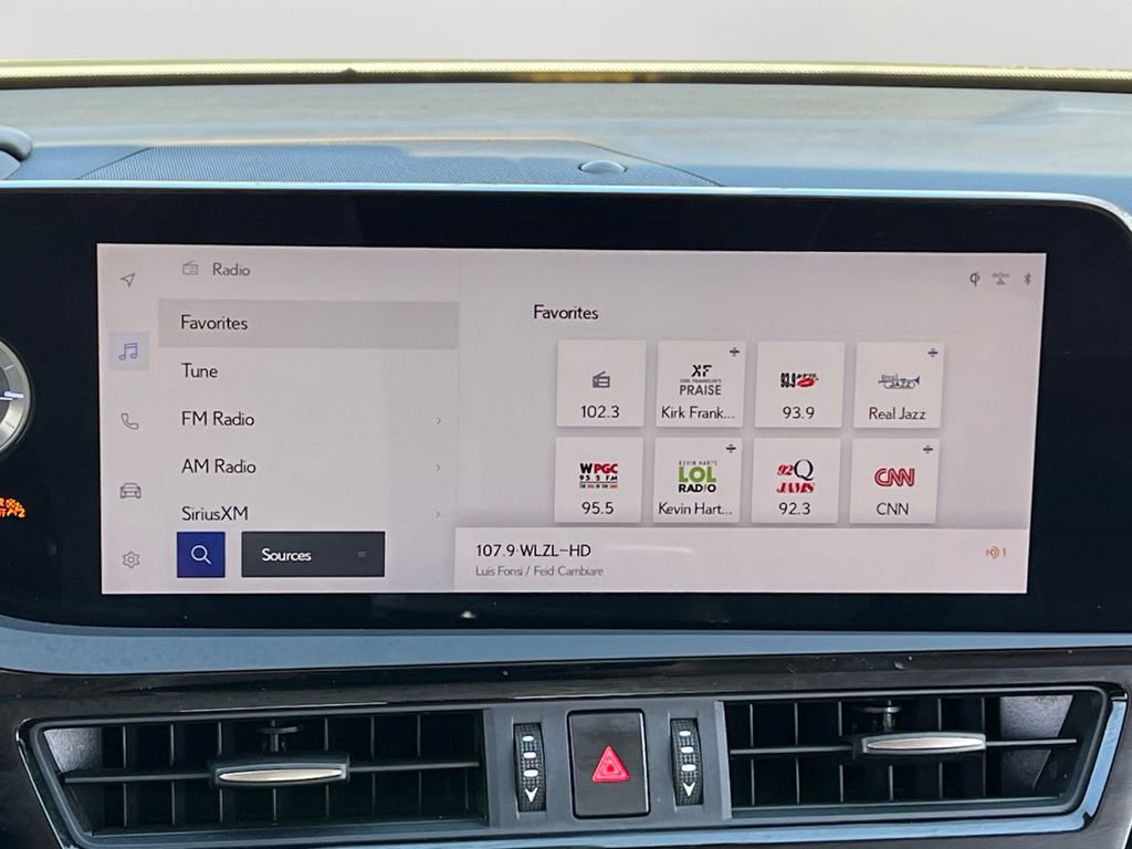 Used 2024 Lexus ES 350 Ultra Luxury w/ Accessory Package (Z2) image 20