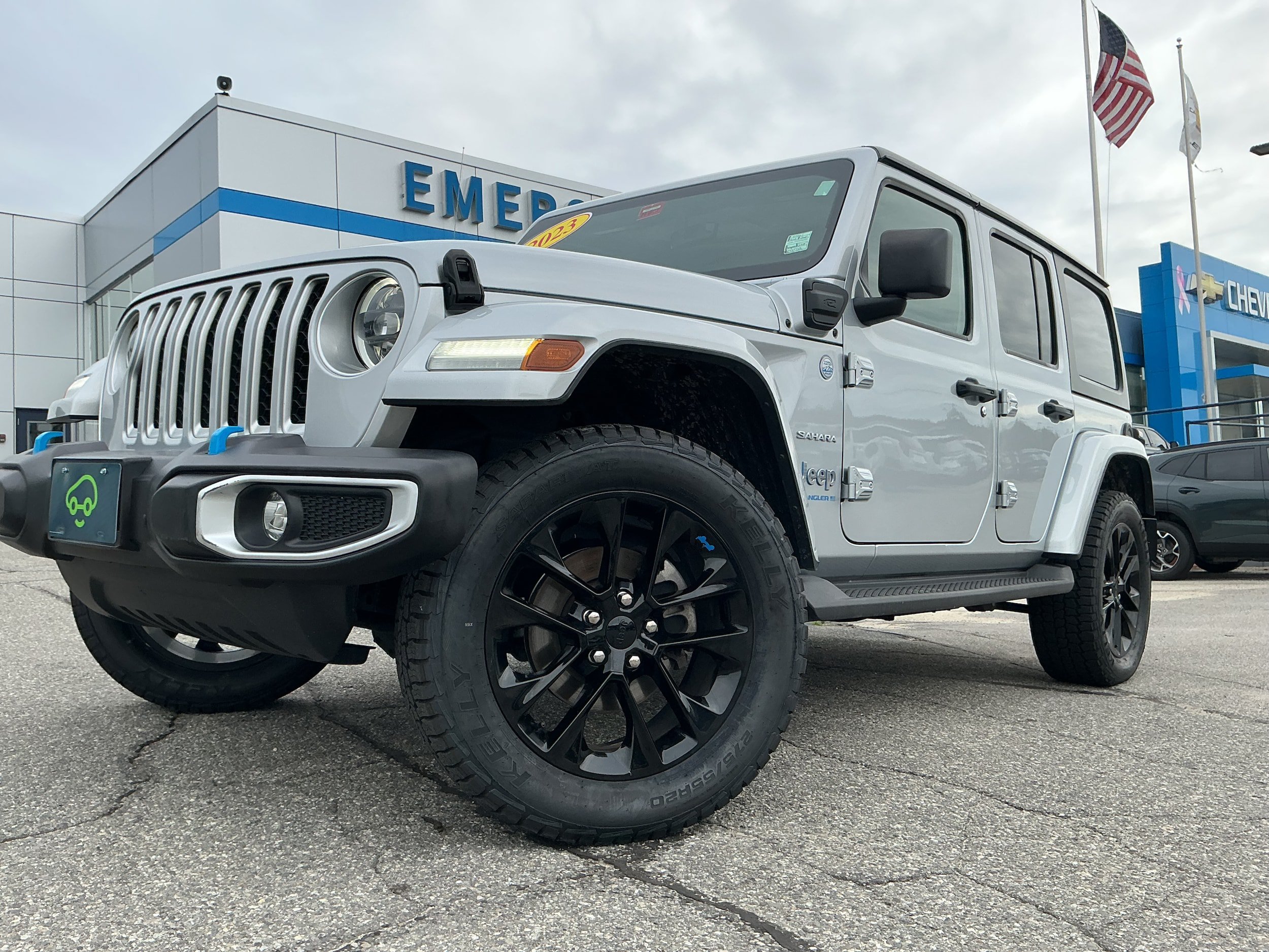 Used 2023 Jeep Wrangler Unlimited Sahara w/ Cold Weather Group AWD/4WD video 1