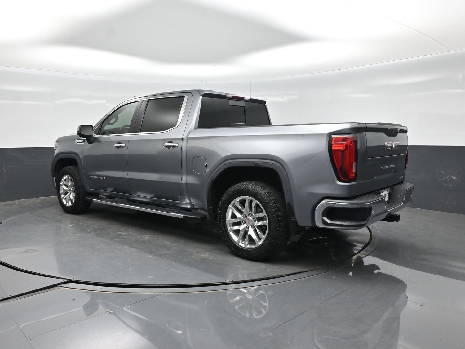 Used 2019 GMC Sierra 1500 SLT RWD image 4