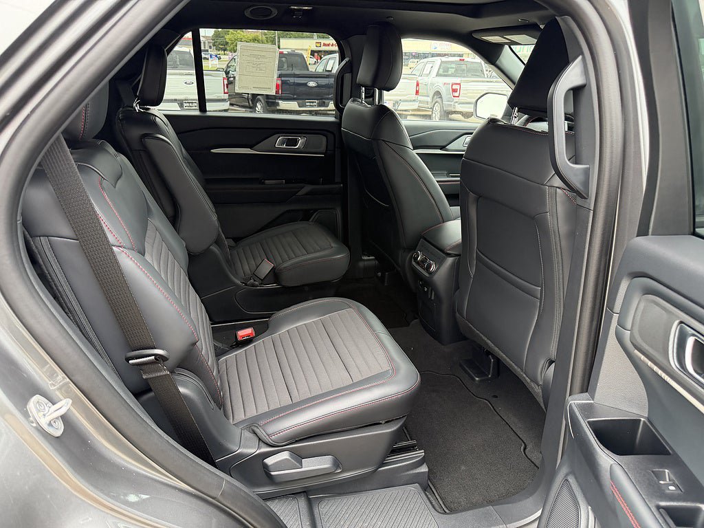 New 2027 Ford Explorer ST-Line w/ Premium Package AWD/4WD image 17