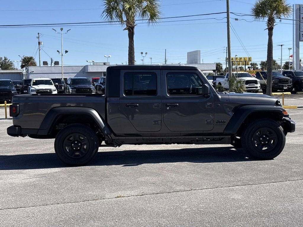 New 2026 Jeep Gladiator Sport AWD/4WD image 6