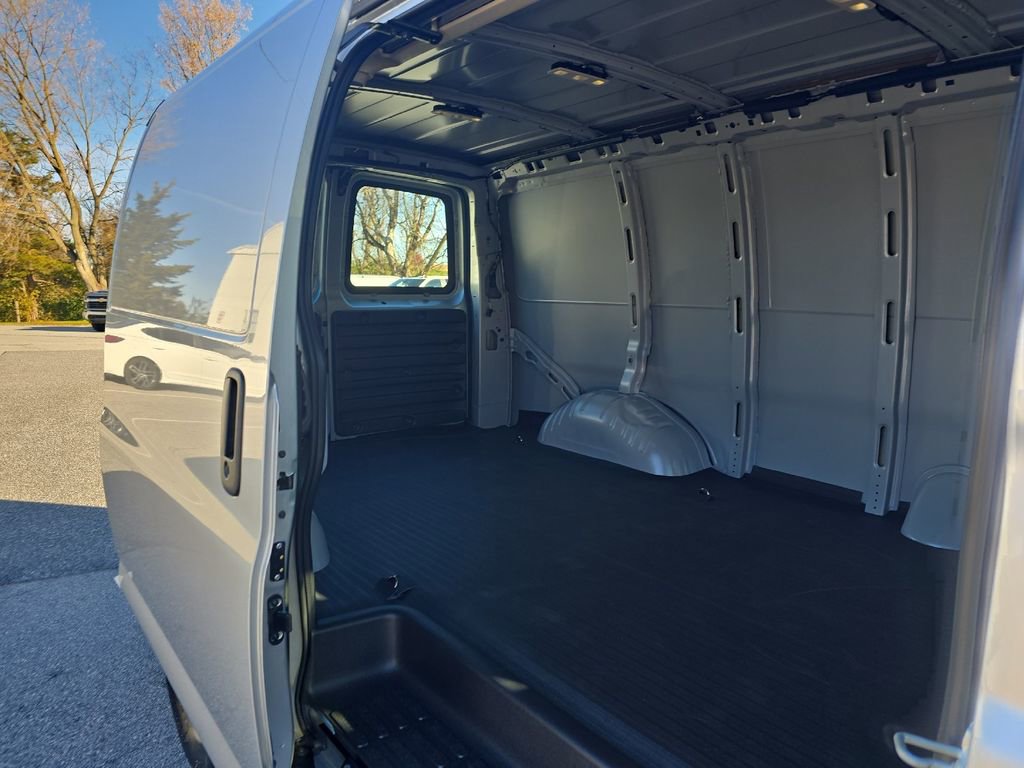 New 2025 Chevrolet Express 3500 w/ Driver Convenience Package image 13
